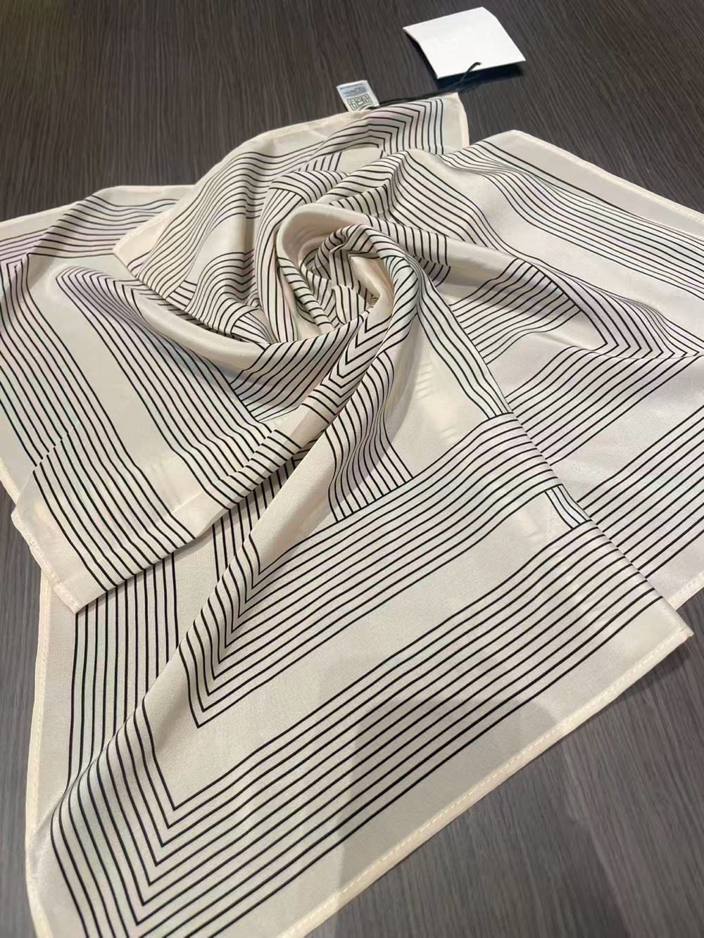 Toteme silk scarf - Picture 5 of 7